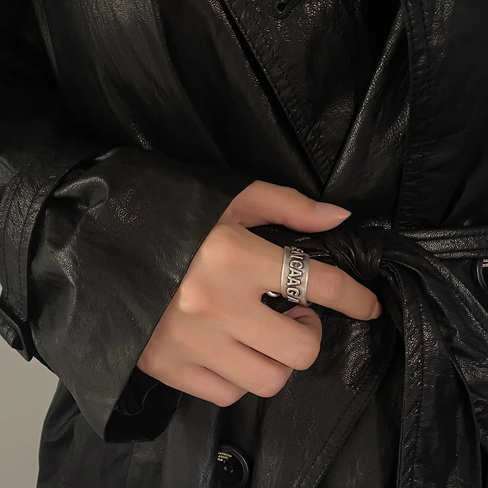 Exaggerated Spiral Retro Distressed Letter Design Unique Ring for Men and Women 2025 New Index Finger Ring Trendy and Personalized