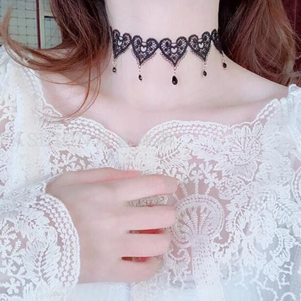 necklace with lace design