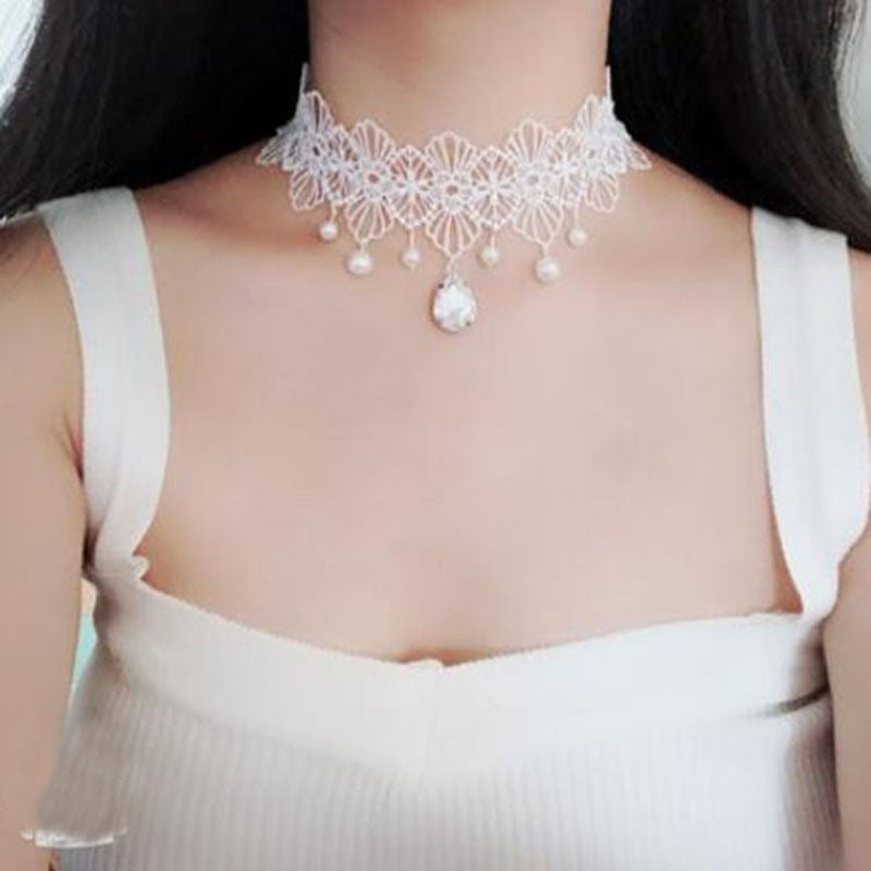 necklace with lace design