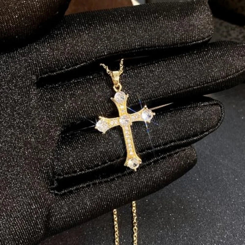 A single-piece white gold cross necklace with a vintage-style pendant, this fashionable choker is suitable for everyday wear, pa